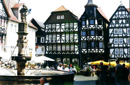 Rolandsbrunnen auf dem Markt von Fritzlar